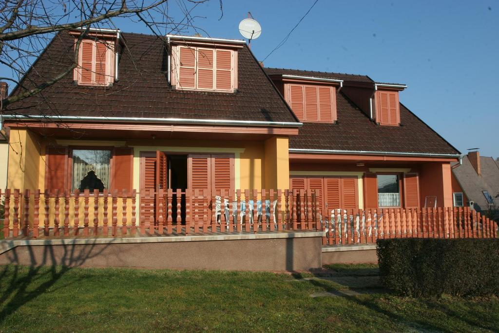 Edina Apartman Zalakaros Bilik gambar